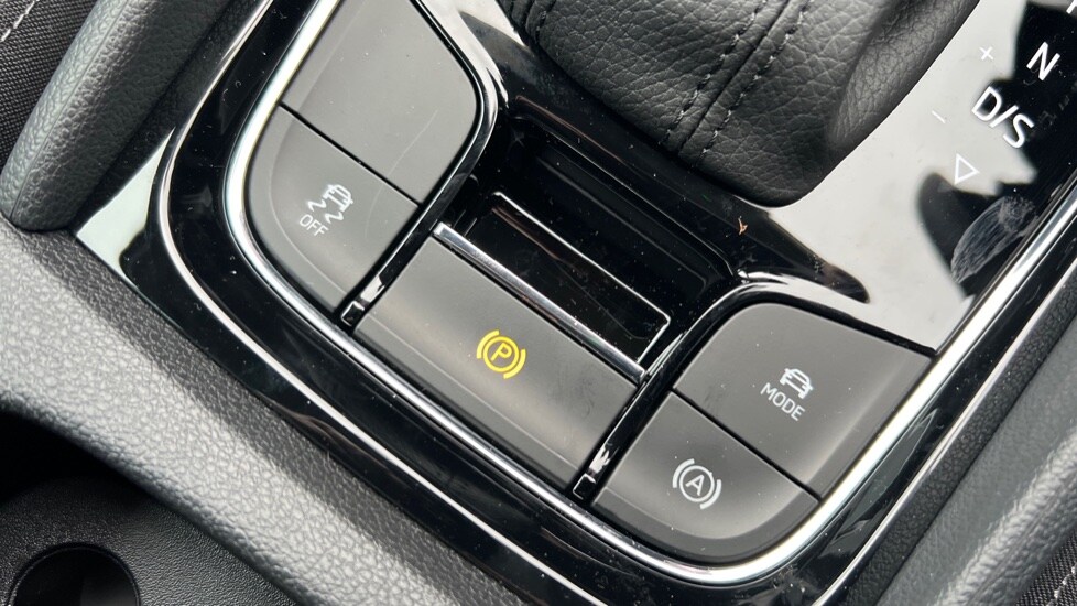 Used Skoda Karoq 2025 for sale - 76130791: Photo 76