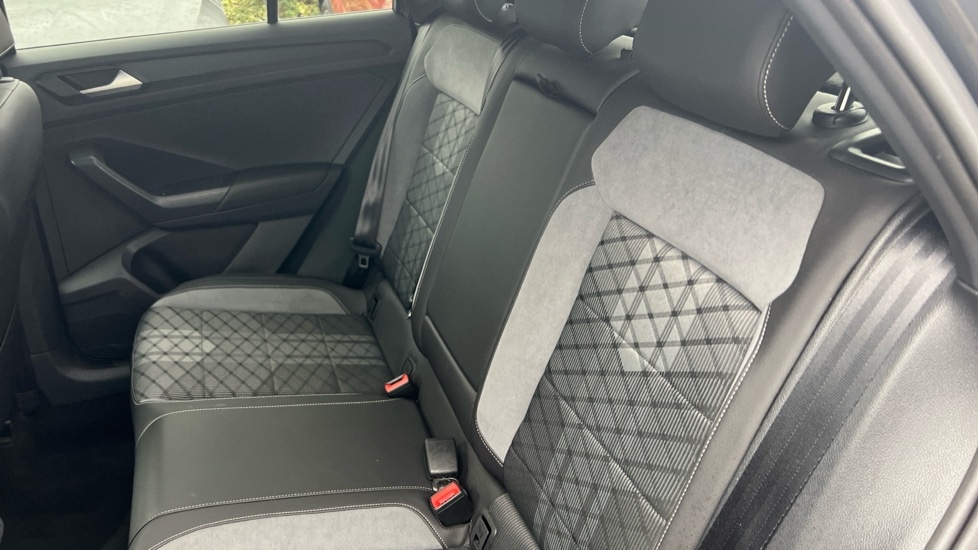 Used Volkswagen T-Roc 2023 for sale - 76872196: Photo 14