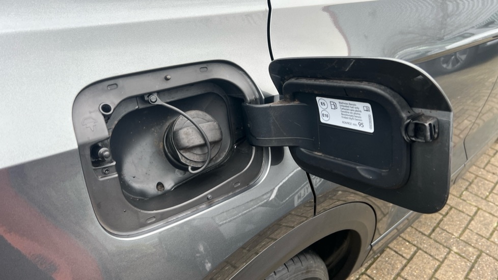 Used Volkswagen T-Roc 2023 for sale - 76872196: Photo 21