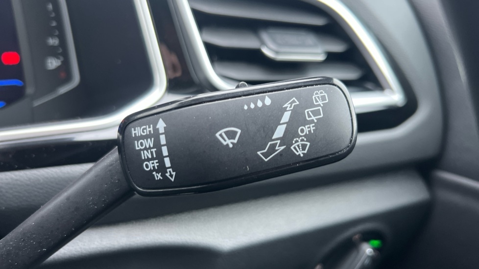 Used Volkswagen T-Roc 2023 for sale - 76872196: Photo 24