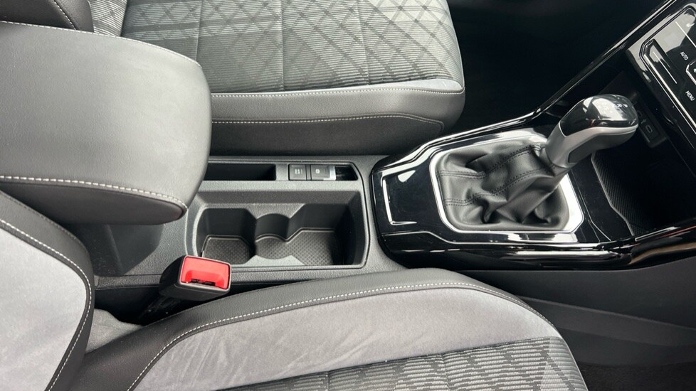 Used Volkswagen T-Roc 2023 for sale - 76872196: Photo 28