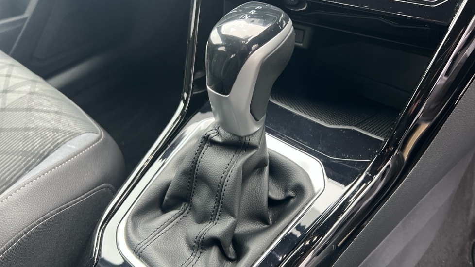 Used Volkswagen T-Roc 2023 for sale - 76872196: Photo 29