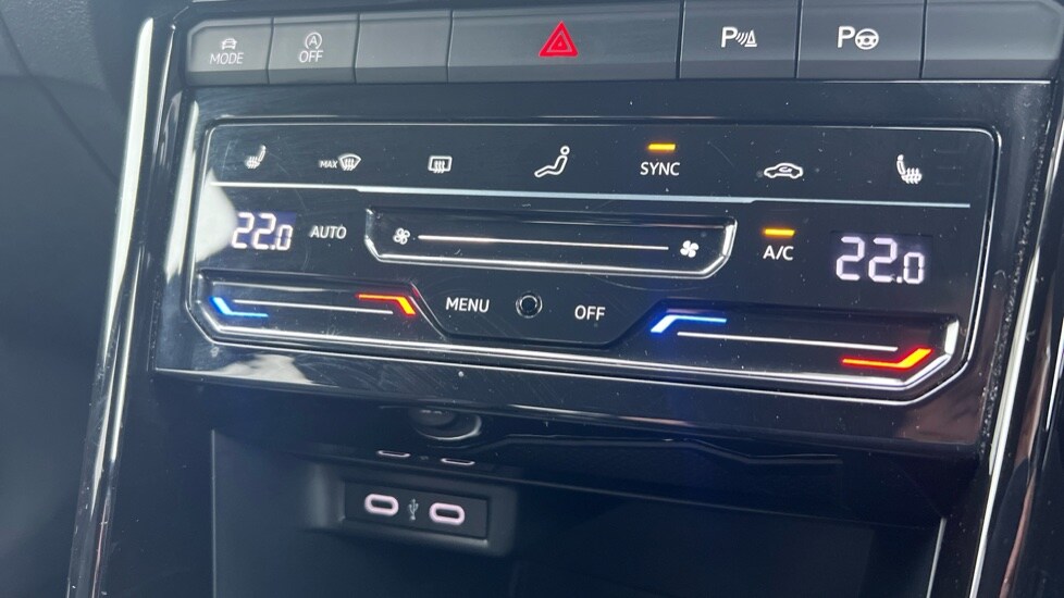 Used Volkswagen T-Roc 2023 for sale - 76872196: Photo 31