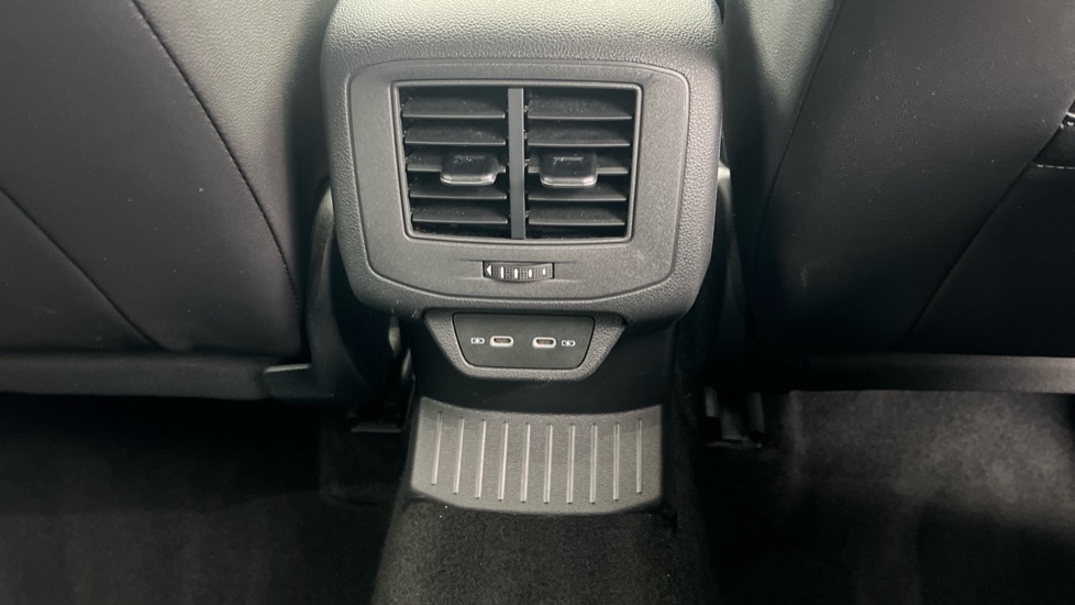 Used Volkswagen T-Roc 2023 for sale - 76872196: Photo 40