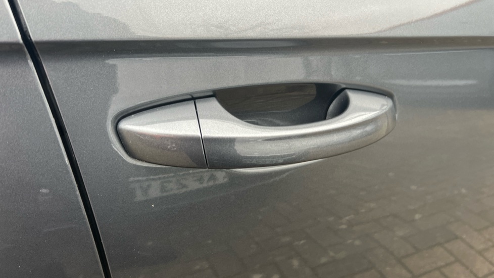 Used Volkswagen T-Roc 2023 for sale - 76872196: Photo 48