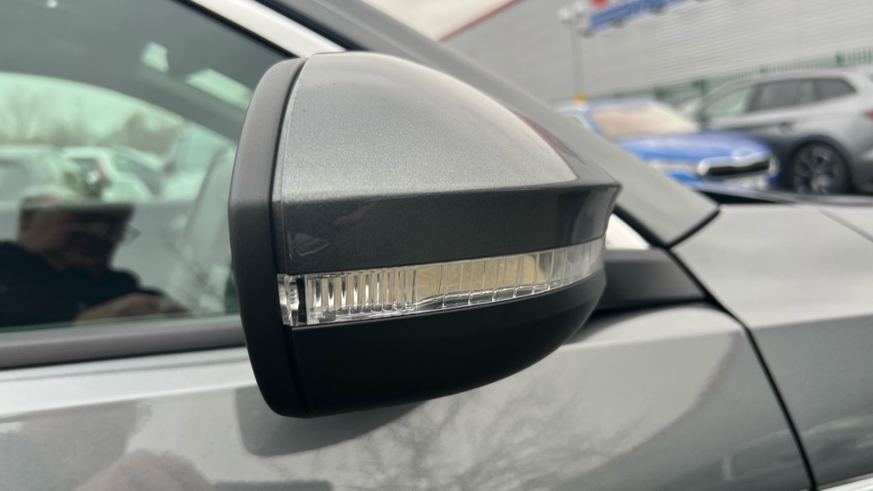 Used Volkswagen T-Roc 2023 for sale - 76872196: Photo 49