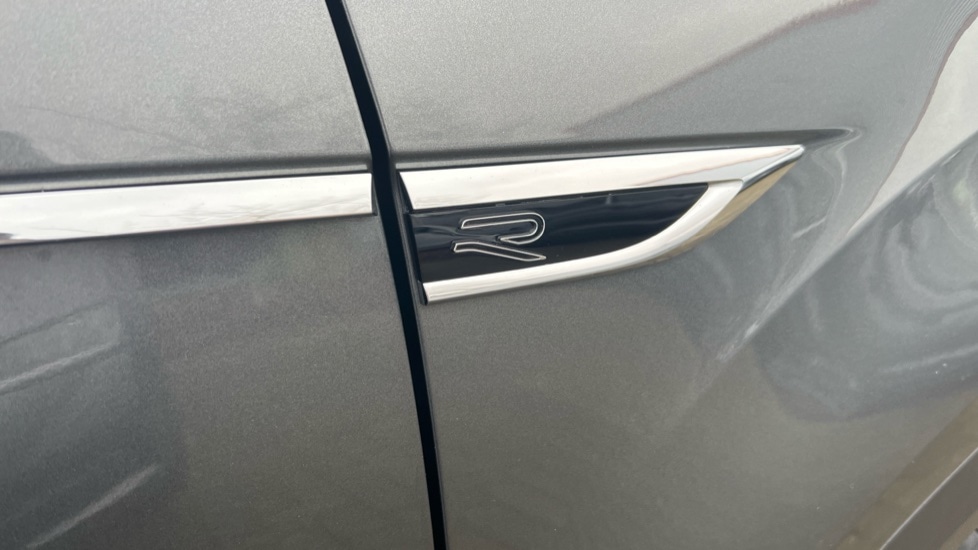 Used Volkswagen T-Roc 2023 for sale - 76872196: Photo 50