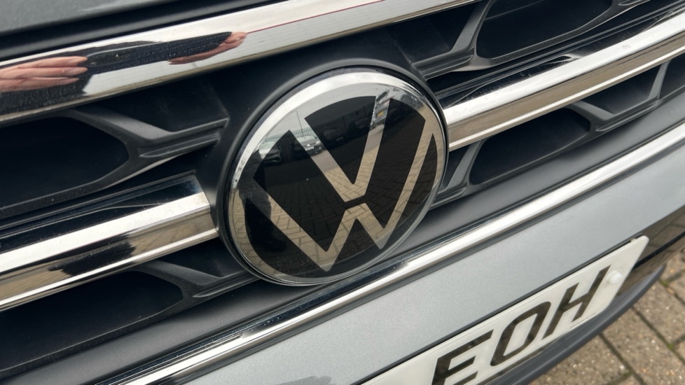 Used Volkswagen T-Roc 2023 for sale - 76872196: Photo 53