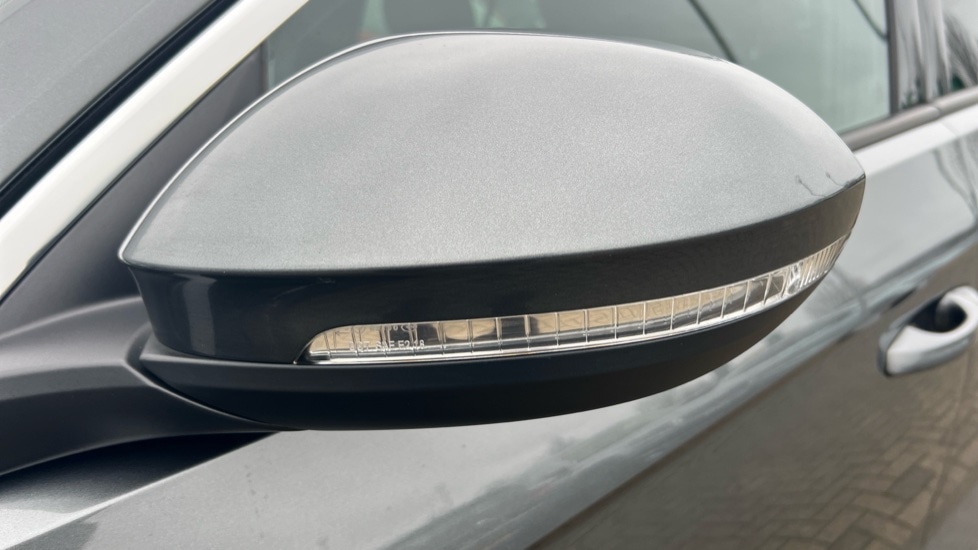 Used Volkswagen T-Roc 2023 for sale - 76872196: Photo 56