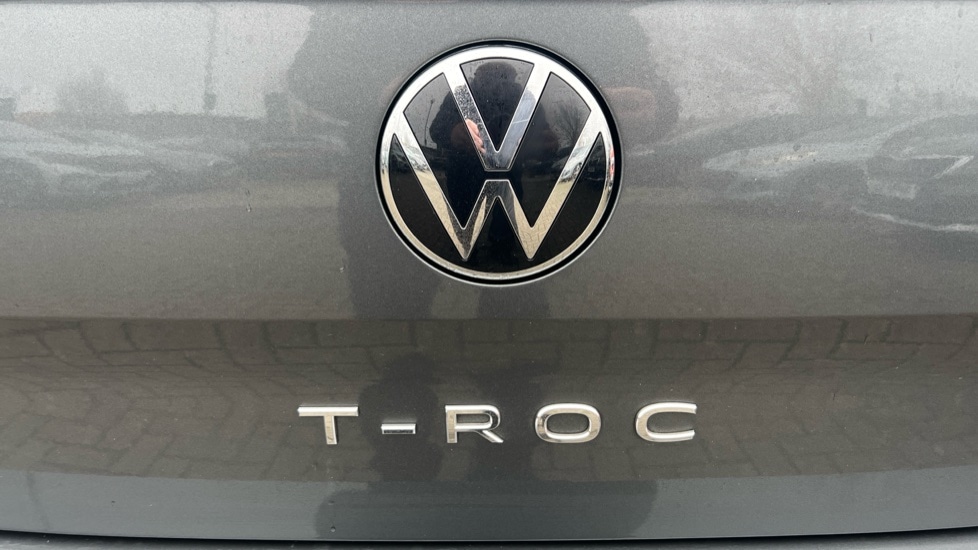 Used Volkswagen T-Roc 2023 for sale - 76872196: Photo 59