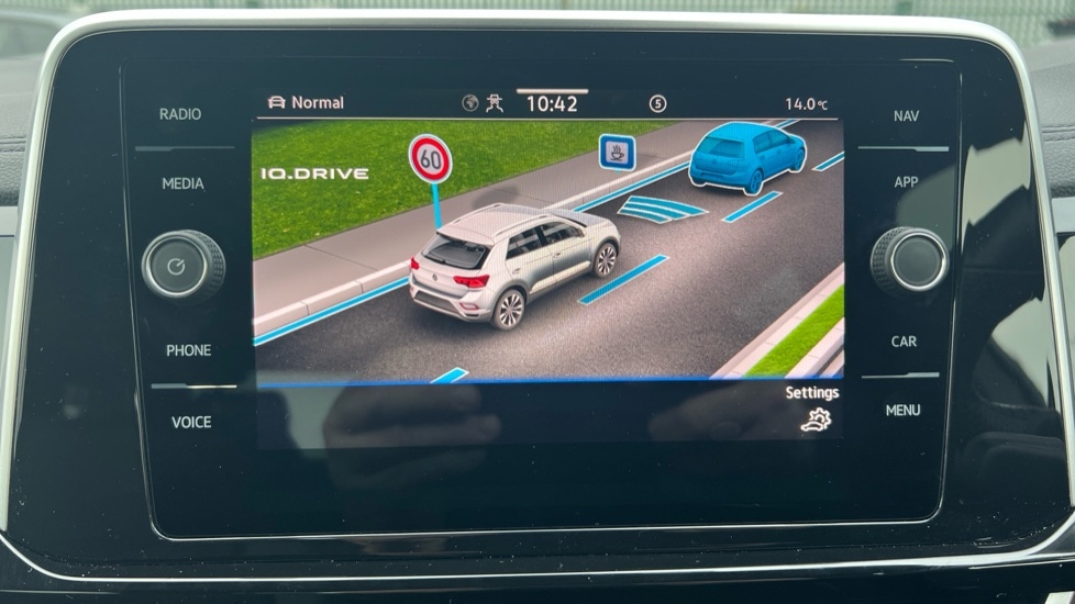 Used Volkswagen T-Roc 2023 for sale - 76872196: Photo 62