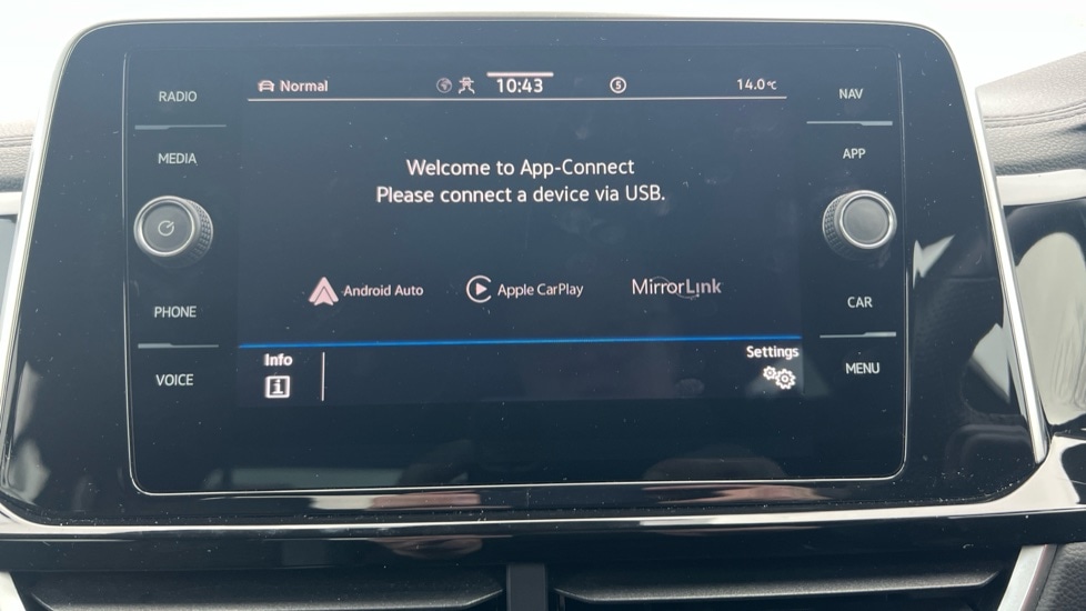 Used Volkswagen T-Roc 2023 for sale - 76872196: Photo 63