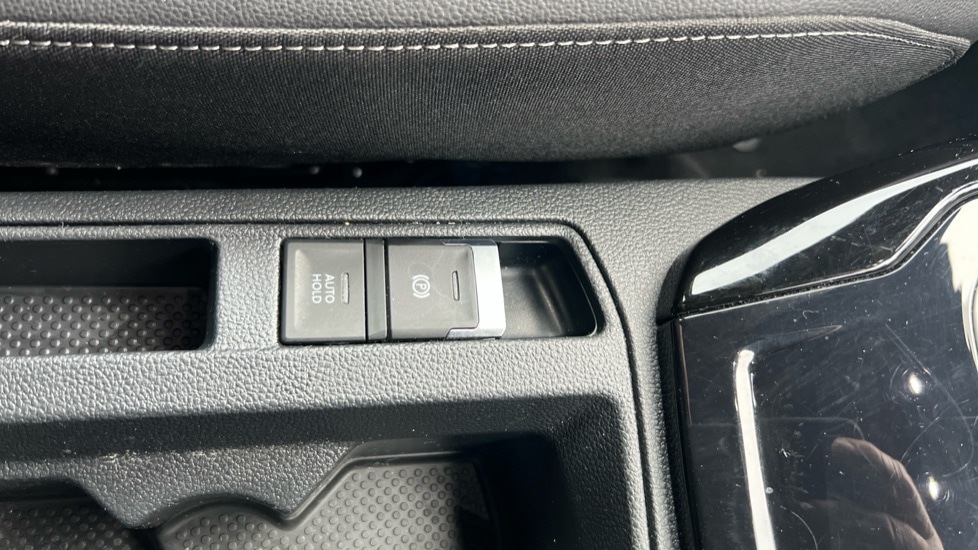 Used Volkswagen T-Roc 2023 for sale - 76872196: Photo 67