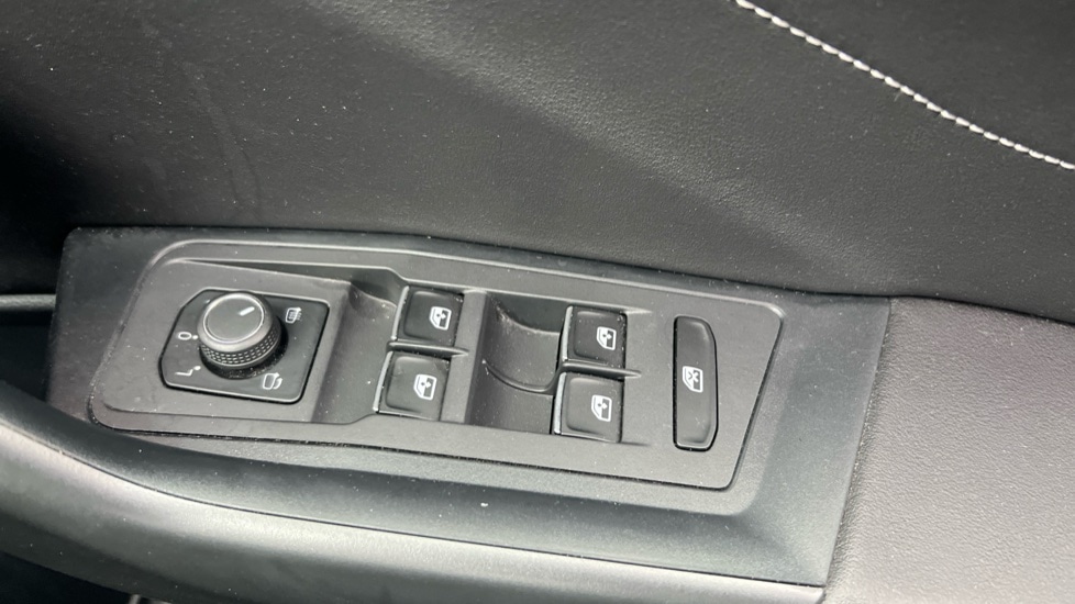 Used Volkswagen T-Roc 2023 for sale - 76872196: Photo 70