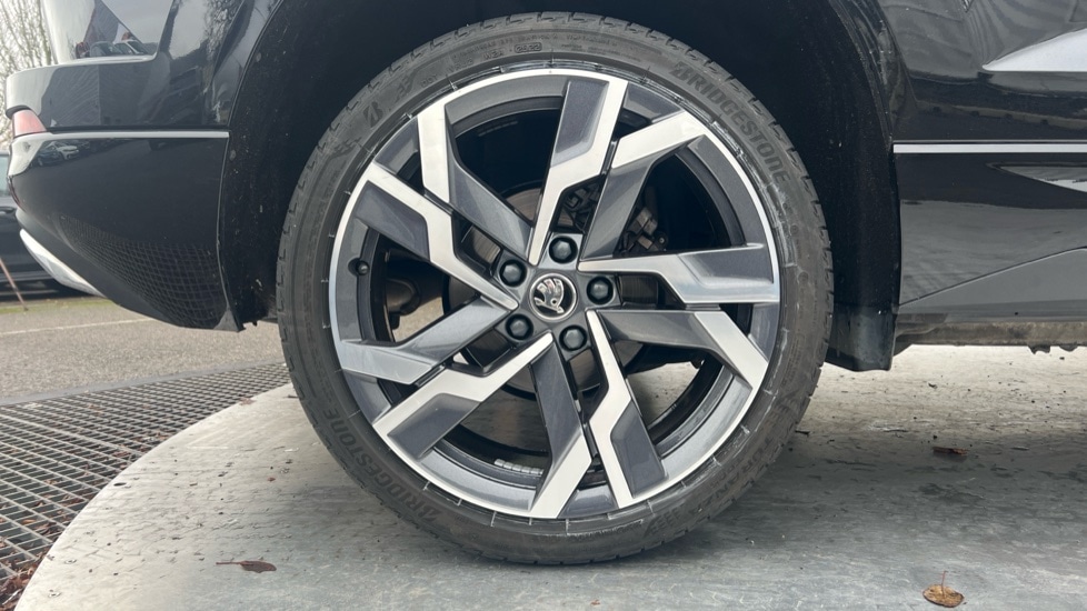 Used Skoda Karoq 2022 for sale - 76872389: Photo 5