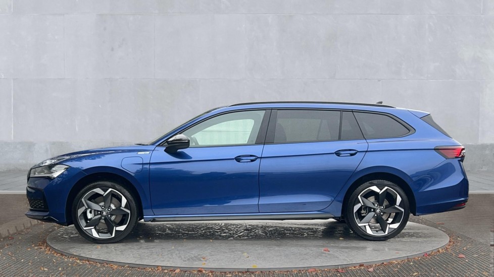 Used Skoda Superb 2025 for sale - 76350996: Photo 9