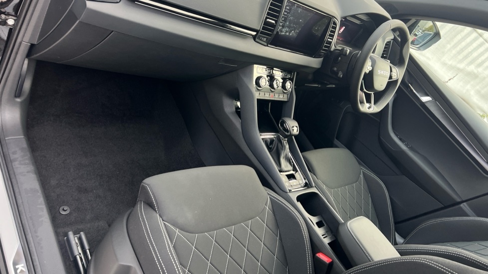 Used Skoda Karoq 2025 for sale - 76871592: Photo 2