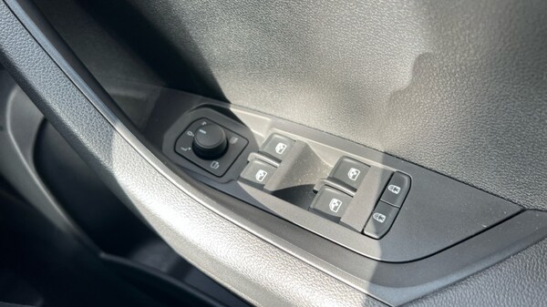 Used Skoda Karoq 2025 for sale - 76168567: Photo 32