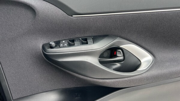 Used Toyota Yaris Cross 2024 for sale - 75641219: Photo 29