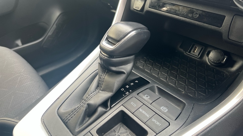 Used Toyota RAV4 2020 for sale - 76869913: Photo 29