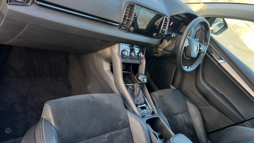 Used Skoda Karoq 2024 for sale - 76874139: Photo 2