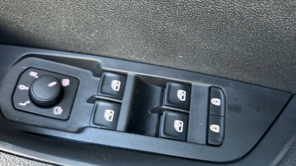 Used Skoda Karoq 2024 for sale - 76874139: Photo 77