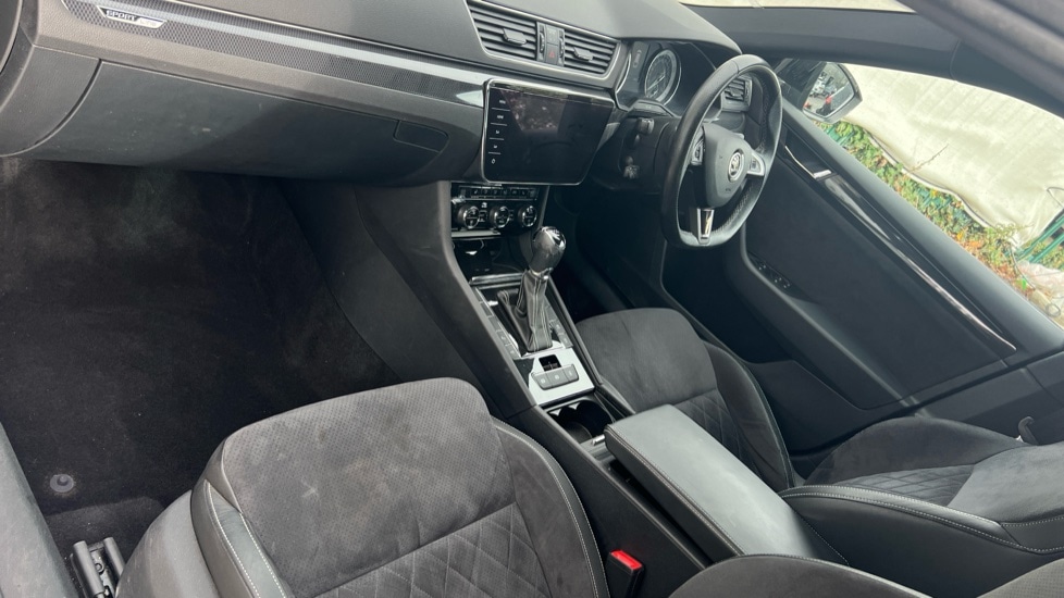 Used Skoda Superb 2019 for sale - 76086510: Photo 2