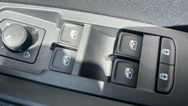 Used Skoda Karoq 2025 for sale - 75625258: Photo 76