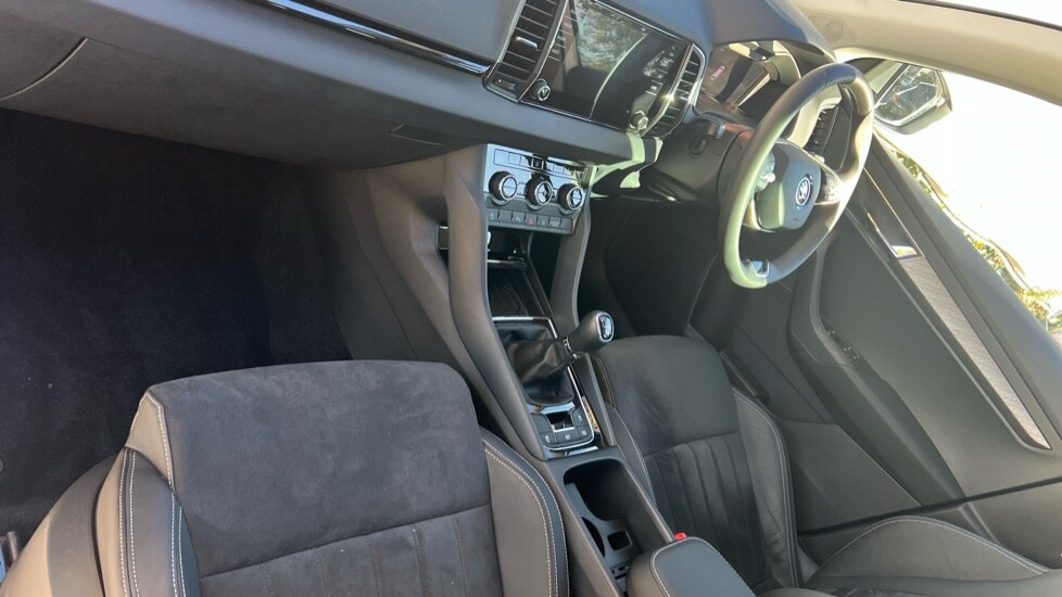 Used Skoda Karoq 2024 for sale - 76014898: Photo 2