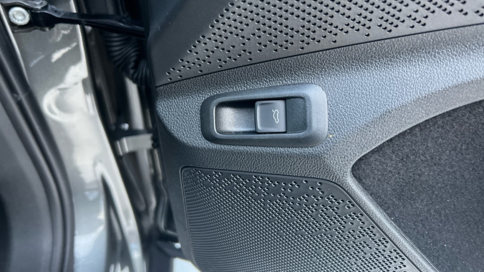 Used Skoda Enyaq 2025 for sale - 76873272: Photo 42