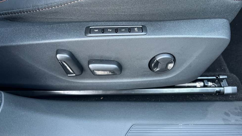 Used Skoda Enyaq 2025 for sale - 76873272: Photo 48