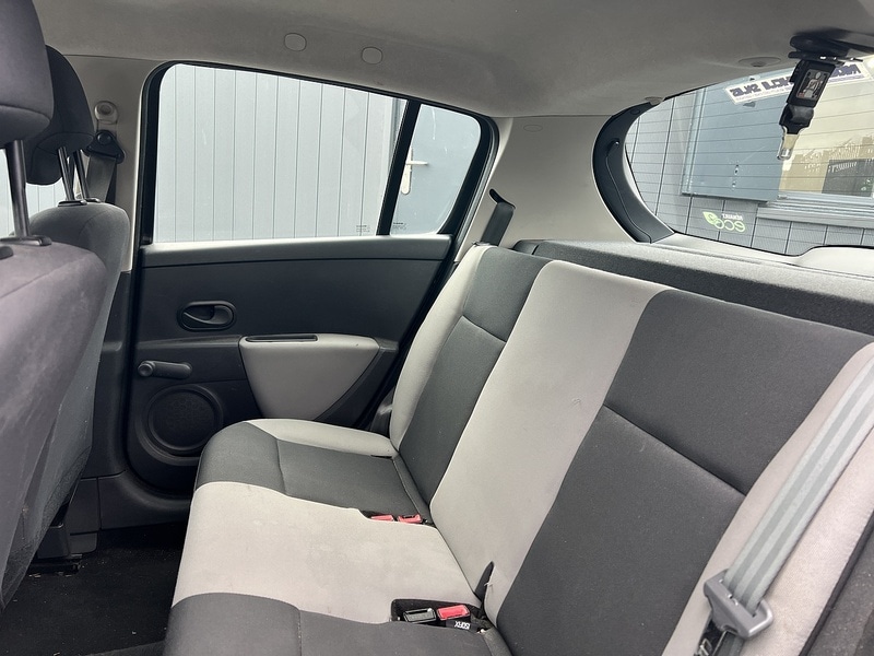 Used Renault Clio 2011 for sale - 77805767: Photo 17