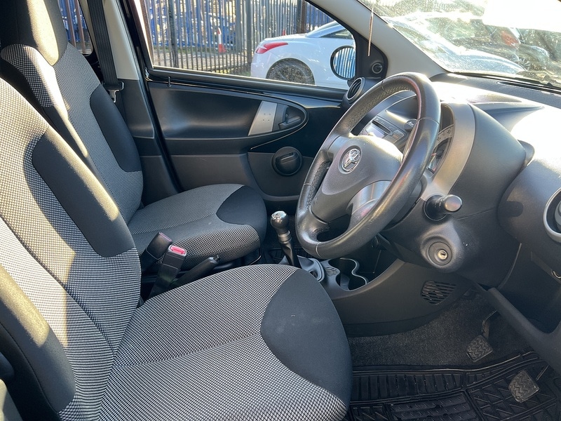 Used Toyota AYGO 2012 for sale - 76669044: Photo 11