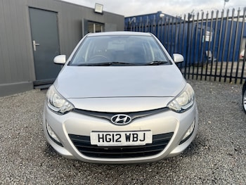 Used Hyundai i20 2012 for sale - 76339762: Photo