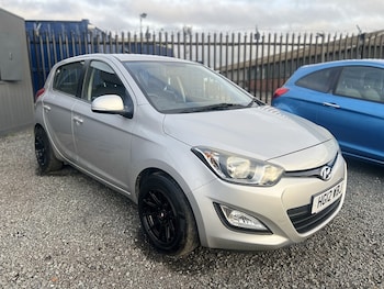 Used Hyundai i20 2012 for sale - 76339762: Photo