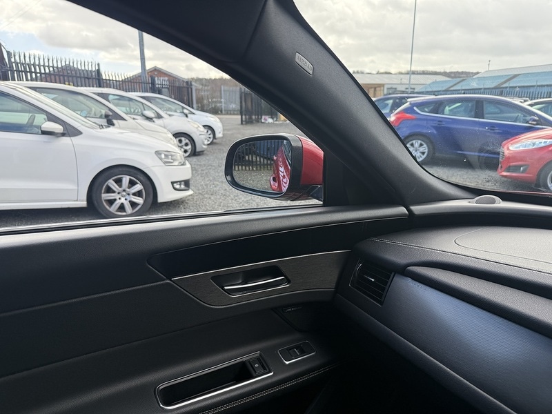 Used Jaguar XF 2018 for sale - 78069604: Photo 32