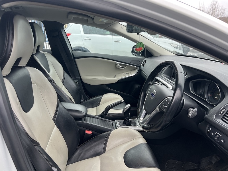 Used Volvo V40 2014 for sale - 77310331: Photo 12