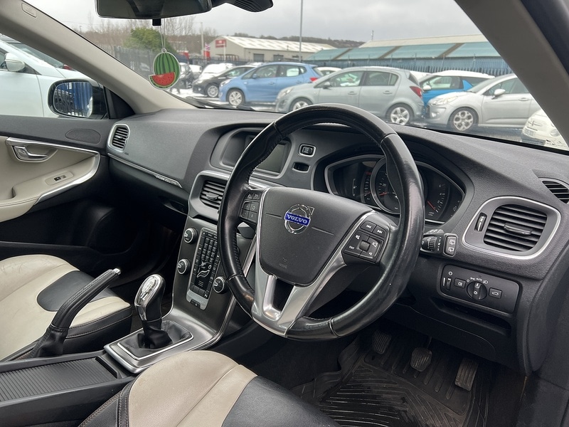 Used Volvo V40 2014 for sale - 77310331: Photo 13