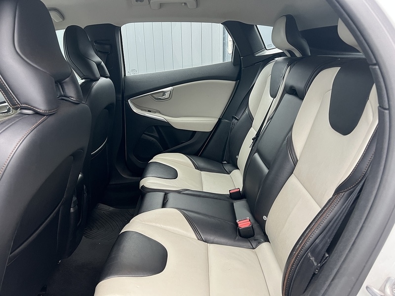 Used Volvo V40 2014 for sale - 77310331: Photo 17