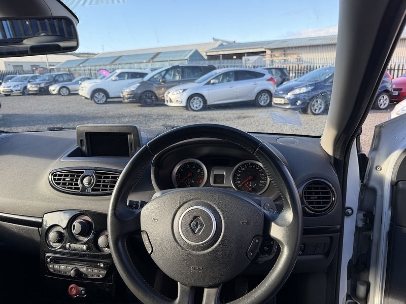 Used Renault Clio 2011 for sale - 76376386: Photo 11