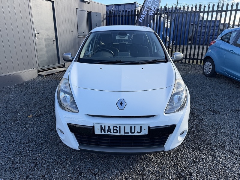 Used Renault Clio 2011 for sale - 76376386: Photo 2