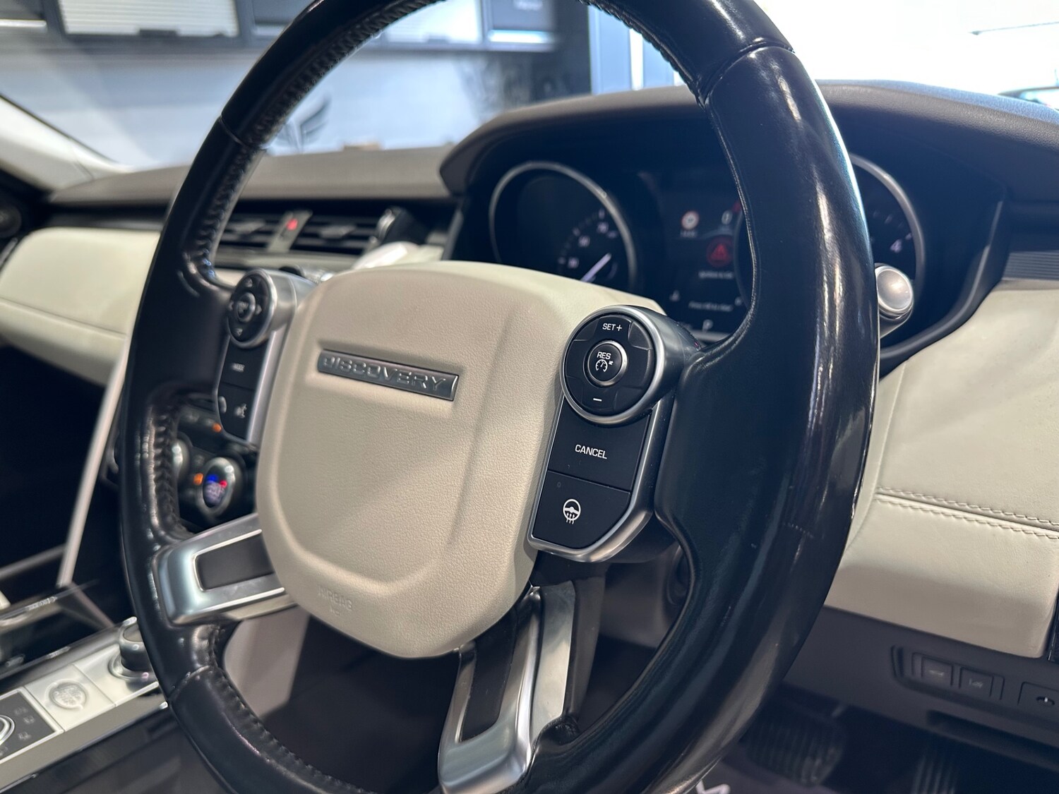 Used Land Rover Discovery 2017 for sale - 76600163: Photo 18