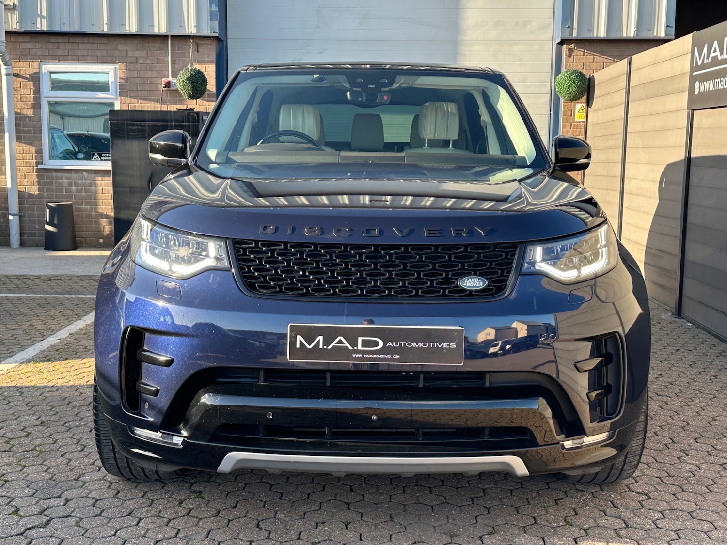 Used Land Rover Discovery 2017 for sale - 76600163: Photo 2