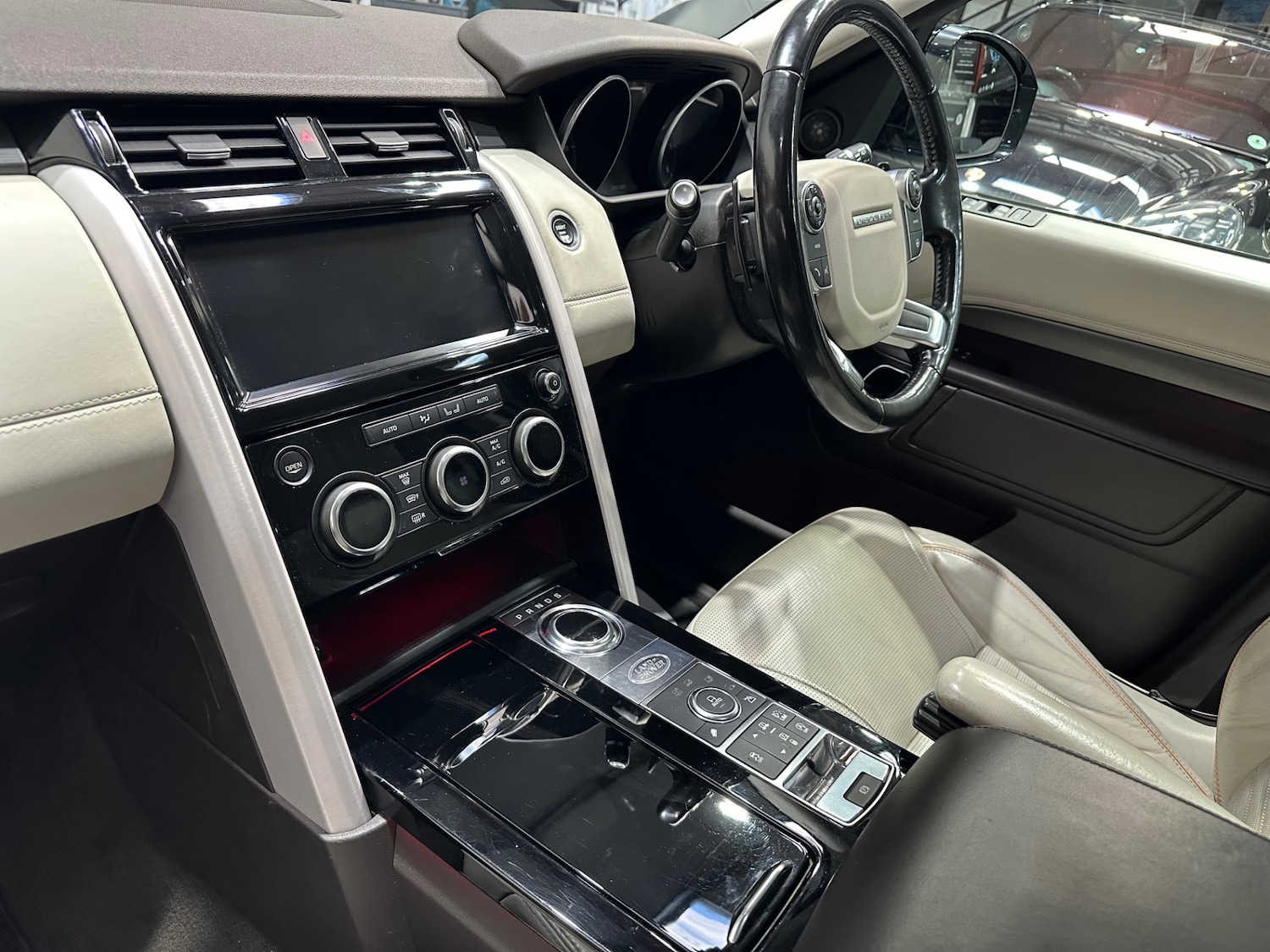 Used Land Rover Discovery 2017 for sale - 76600163: Photo 20