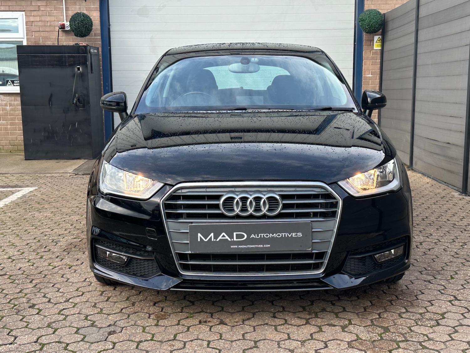 Used Audi A1 2017 for sale - 76877879: Photo 2