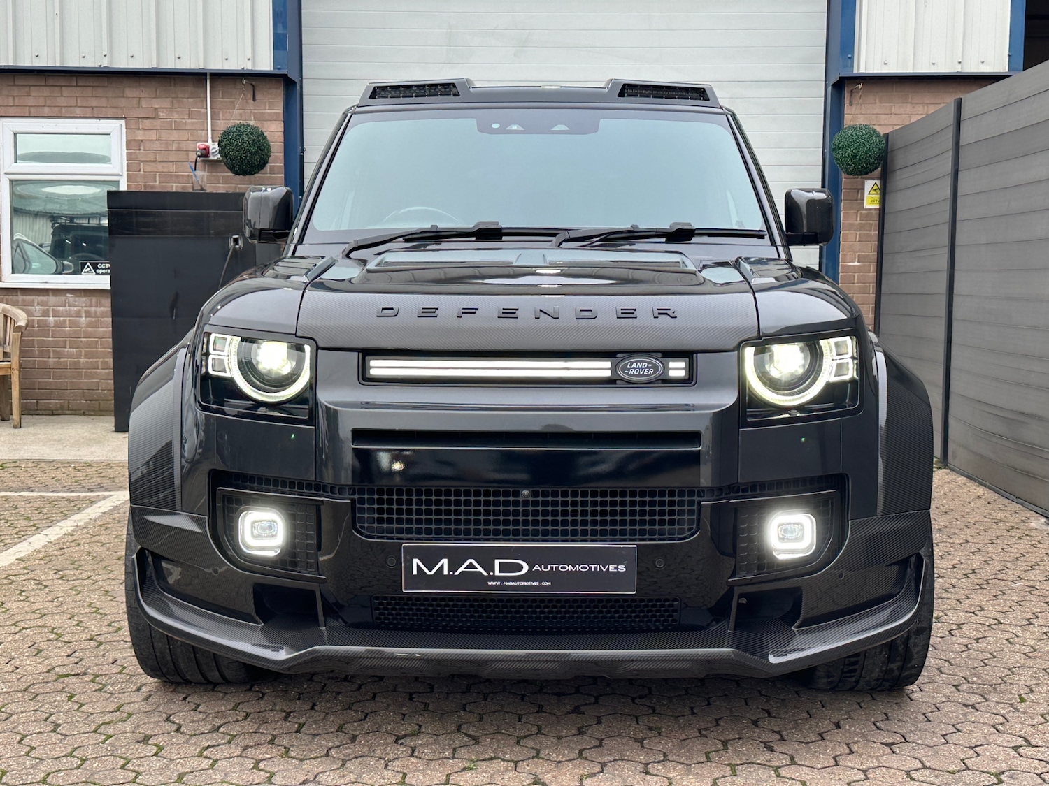 Used Land Rover Defender 2021 for sale - 77034286: Photo 2