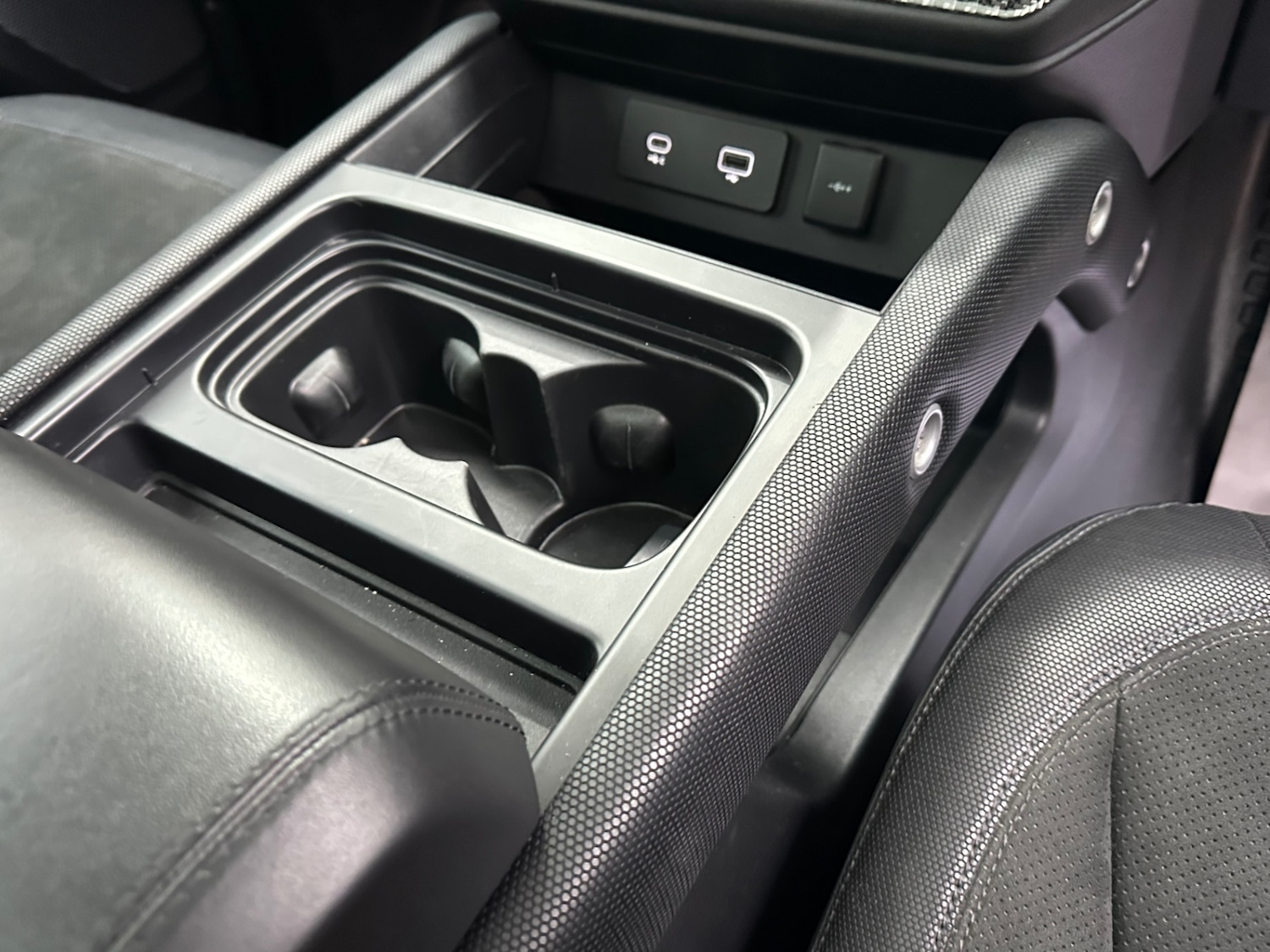 Used Land Rover Defender 2021 for sale - 77034286: Photo 27