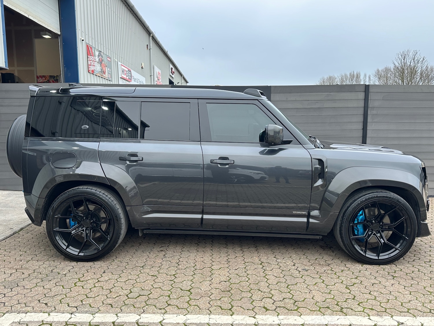 Used Land Rover Defender 2021 for sale - 77034286: Photo 4