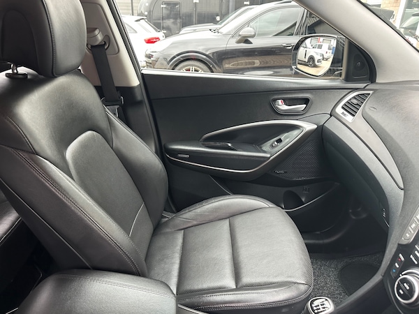 Used Hyundai Santa Fe 2016 for sale - 76232008: Photo 21