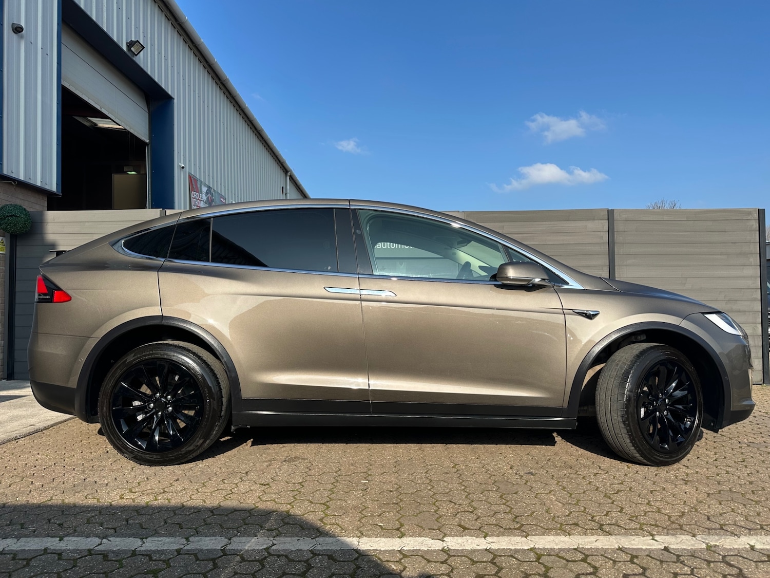 Used Tesla Model X 2017 for sale - 77743262: Photo 4